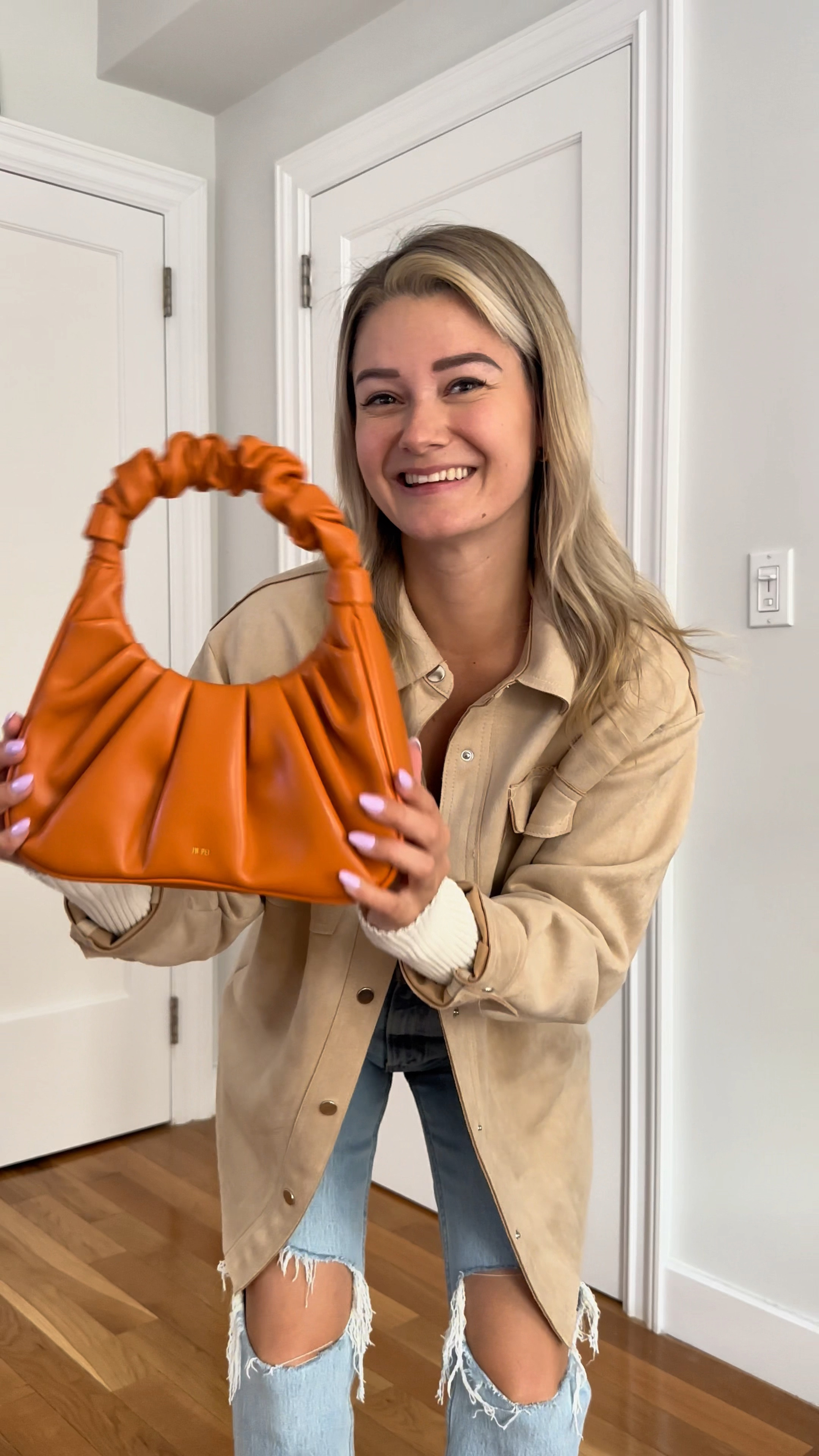 everyday fall outfit w a pop of color 🧡


#ootd #nyc #nycfashion #nycfashionblogger 

#LTKGiftGuide #LTKHolidaySale #LTKSeasonal