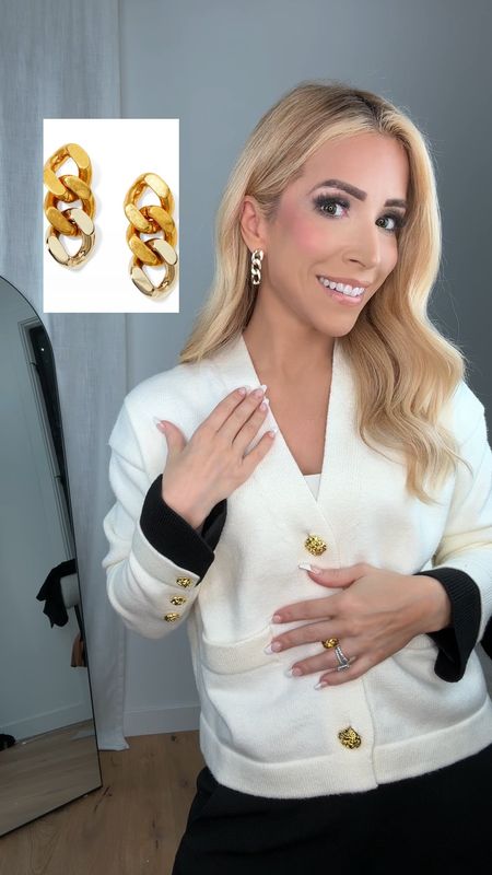 Chain link gold earrings 
Great gift! 

#LTKstyletip #LTKGiftGuide #LTKfindsunder50