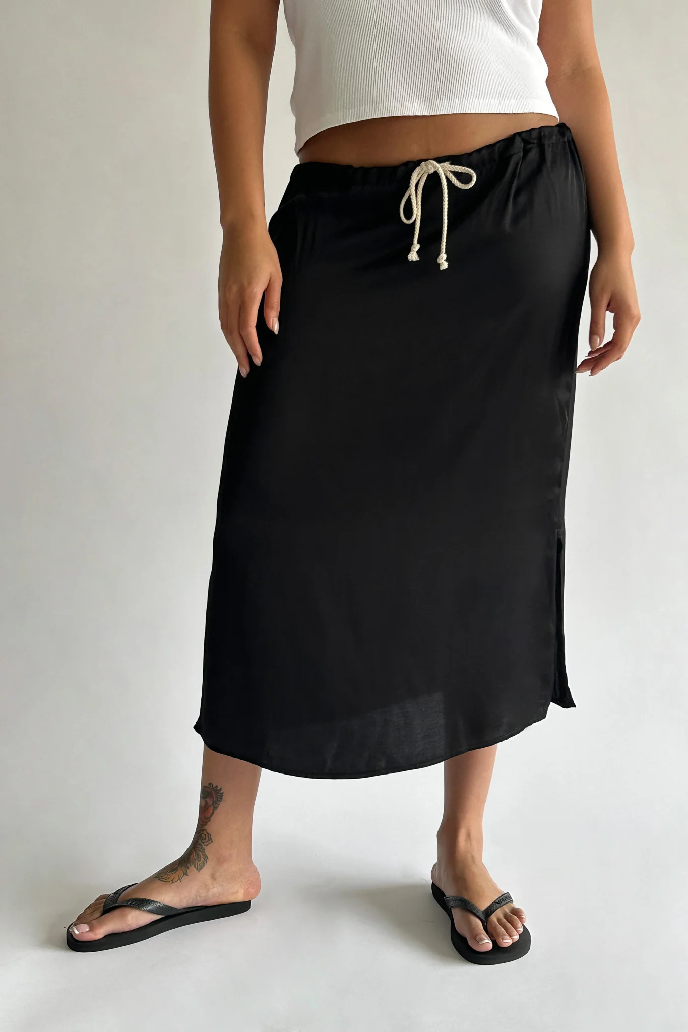 silky cinch skirt | DONNI.