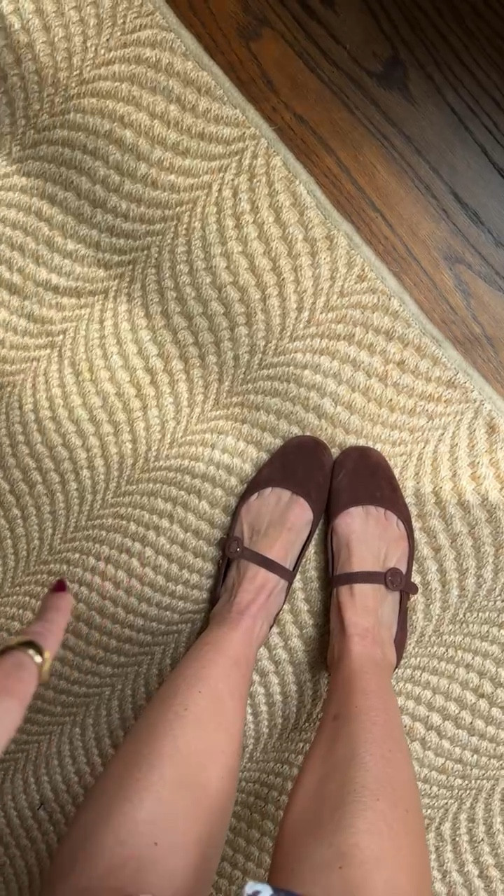 The cutest brown mary-jane flats. These are a 6.5 and I also own these in a 7. I think I prefer the smaller of the two sizes, but I could go either way. #fallshoes #balletflats #maryjanes

#LTKVideo #LTKShoeCrush #LTKWorkwear