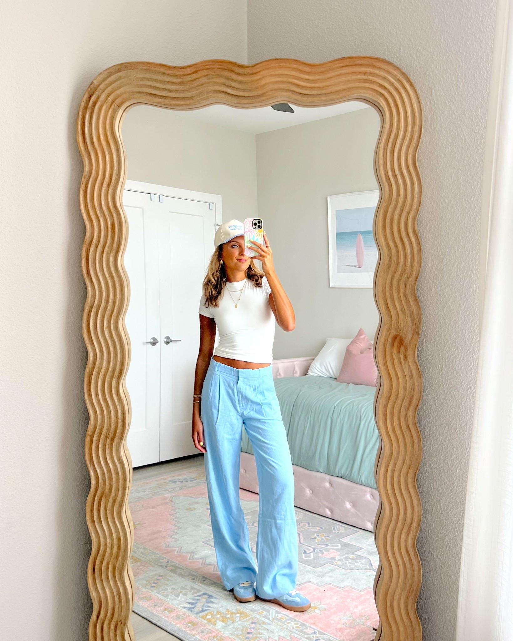 business casual pants from the Abercrombie sale. wearing a size 24 regular in these trousers 💗