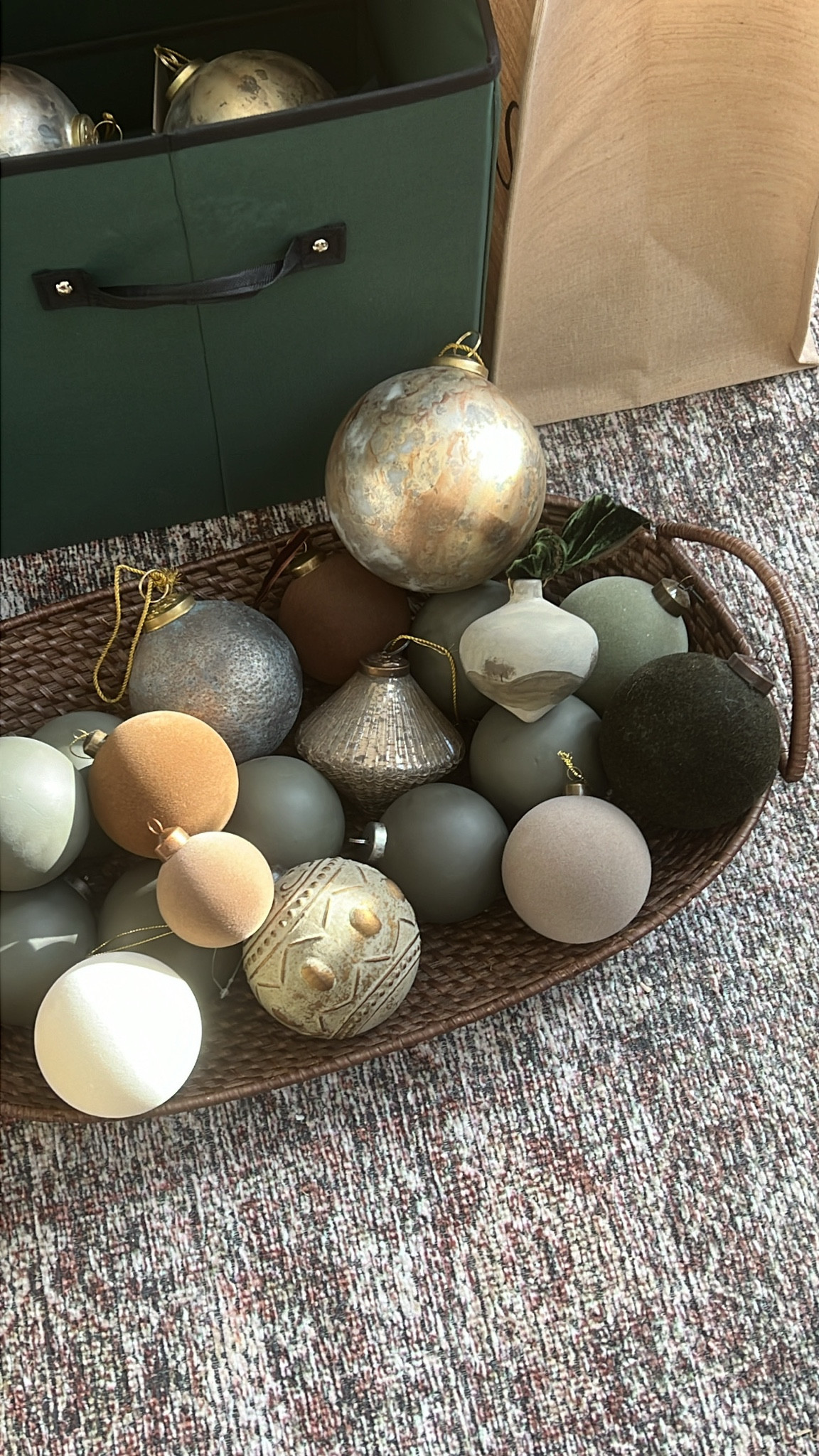 Neutral Christmas decor

McGee and co, target find, target holiday, Amazon find, Amazon holiday, Christmas ornament

#LTKHoliday #LTKSaleAlert #LTKHome