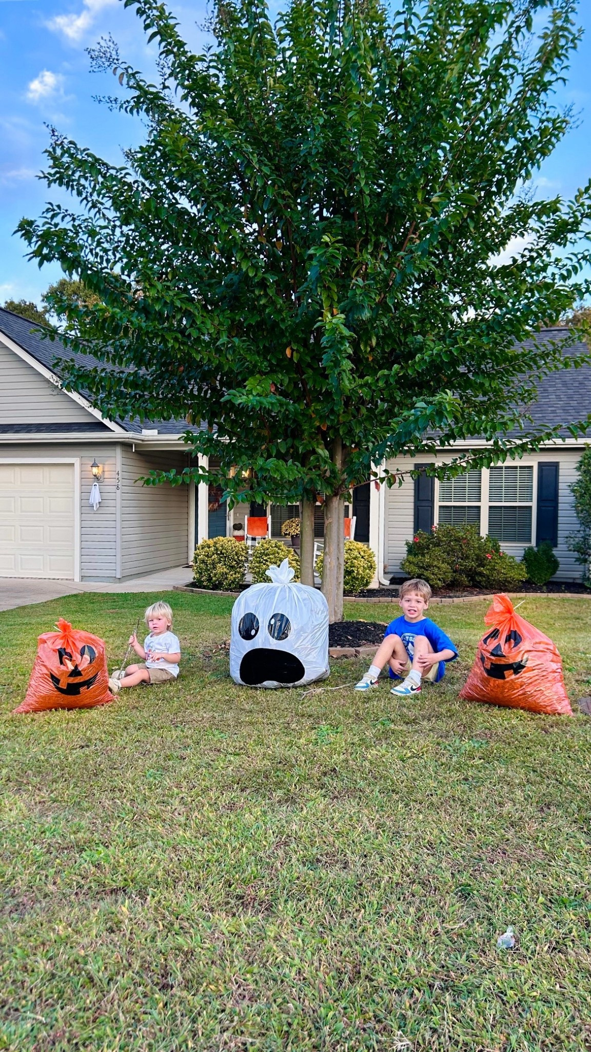 Halloween in the 90’s 🤩 Jack o lantern leaf bags! 

#LTKSeasonal #LTKHalloween #LTKHome