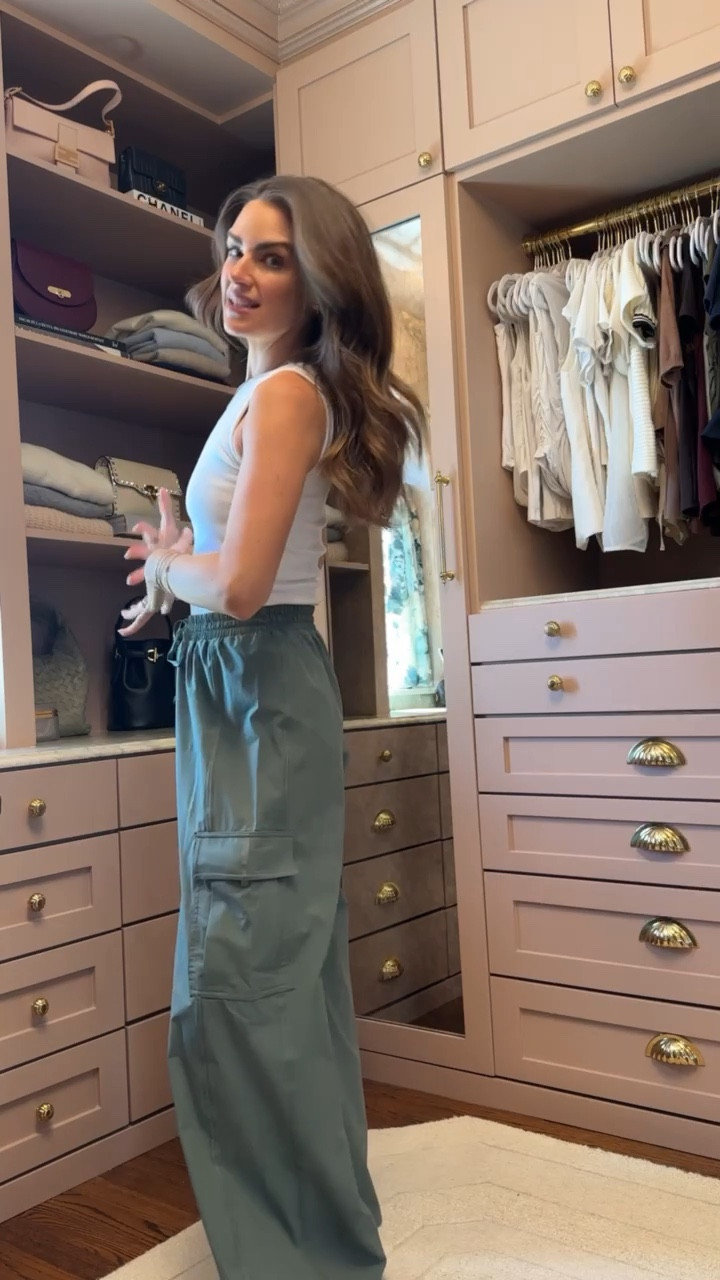 I already own 3 colors of this tank & ordered 2 more because I know I'll be living in these all Spring & Summer @abercrombie  

(Small in tank & pants)


#LTKootd #LTKgrwm