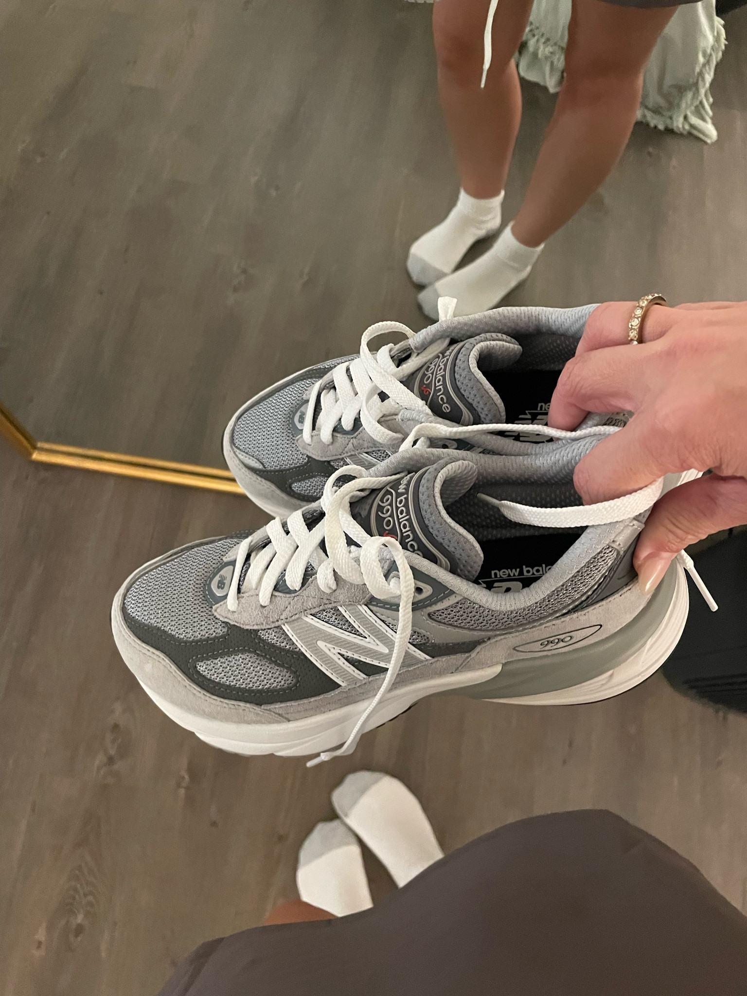 new balance 990 v6 womens