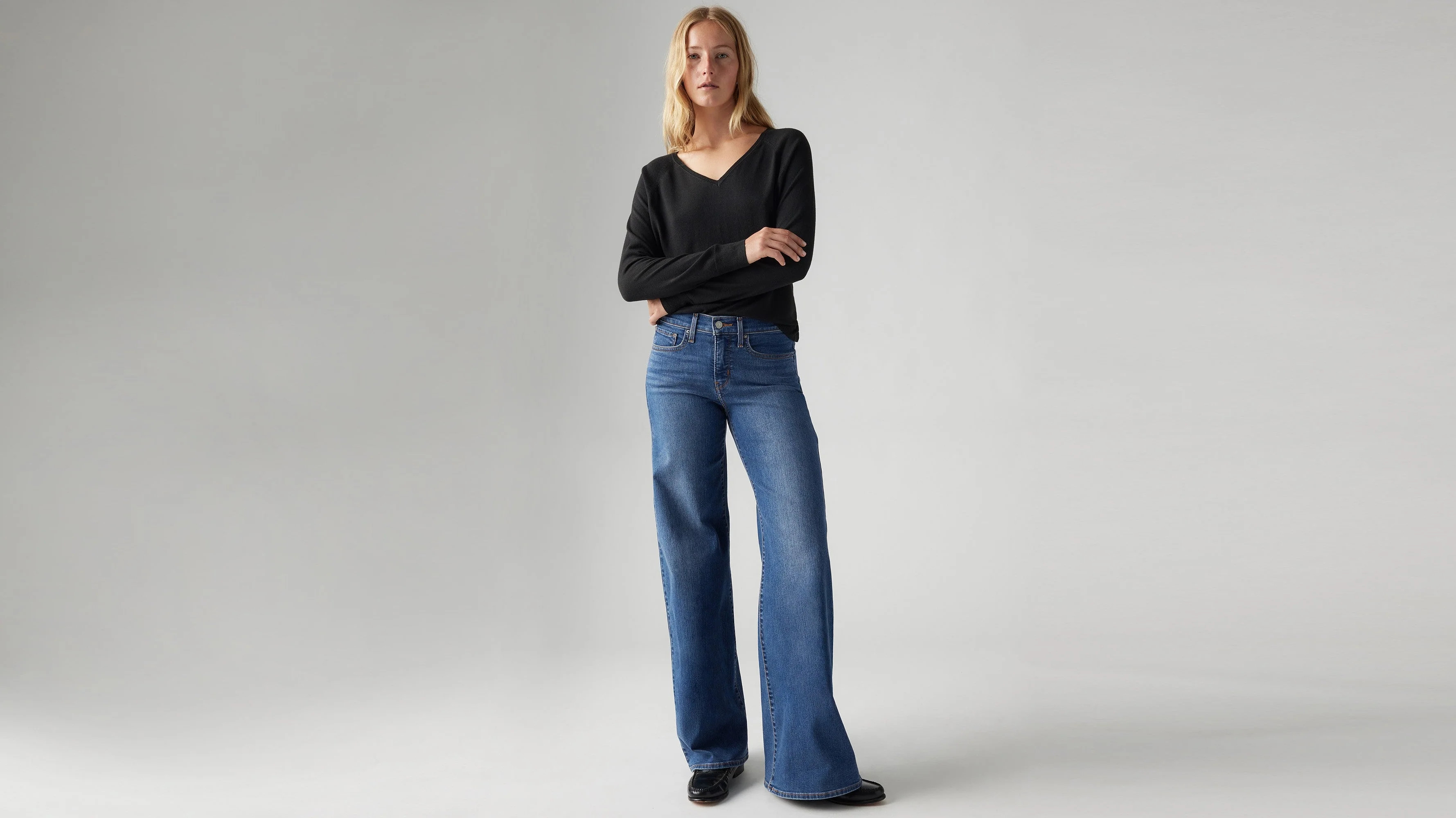 Wide-Leg 318 Jeans – Curve-Enhancing Fit in Clever Girl Wash | Levi's AU