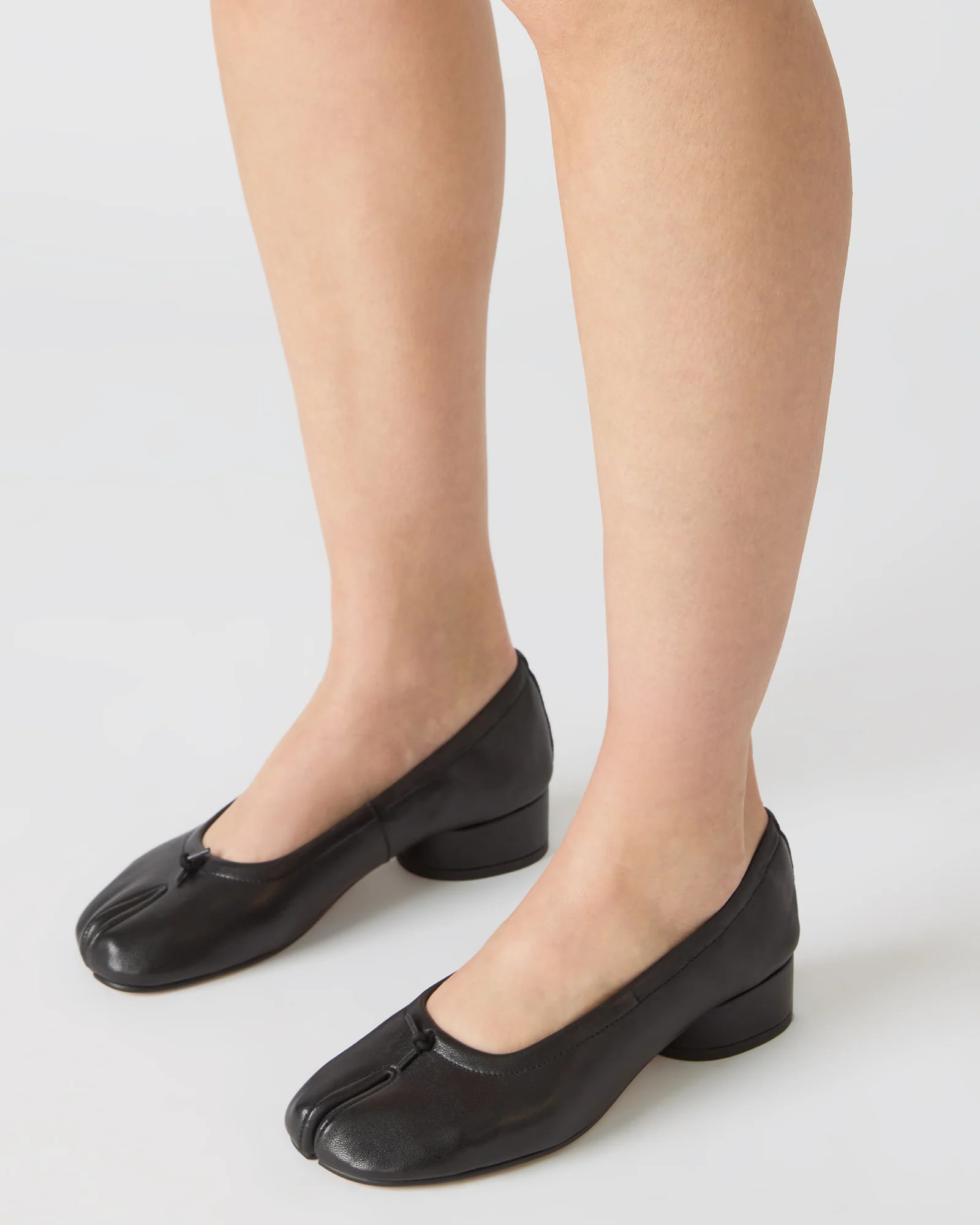 CYRA Black Leather Split Toe Tabi Women's Heel | Steve Madden (US)