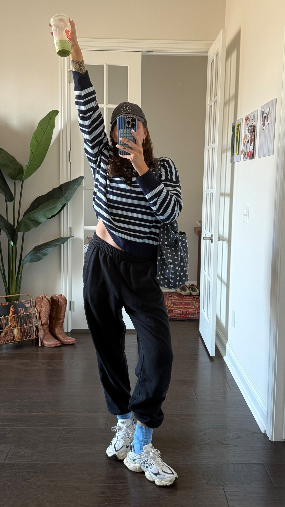 Sweatpants mom Monday. 🏴‍☠️ the socks aren’t linkable but from Graviet  

#LTKootd #LTKmomlife #LTKTall