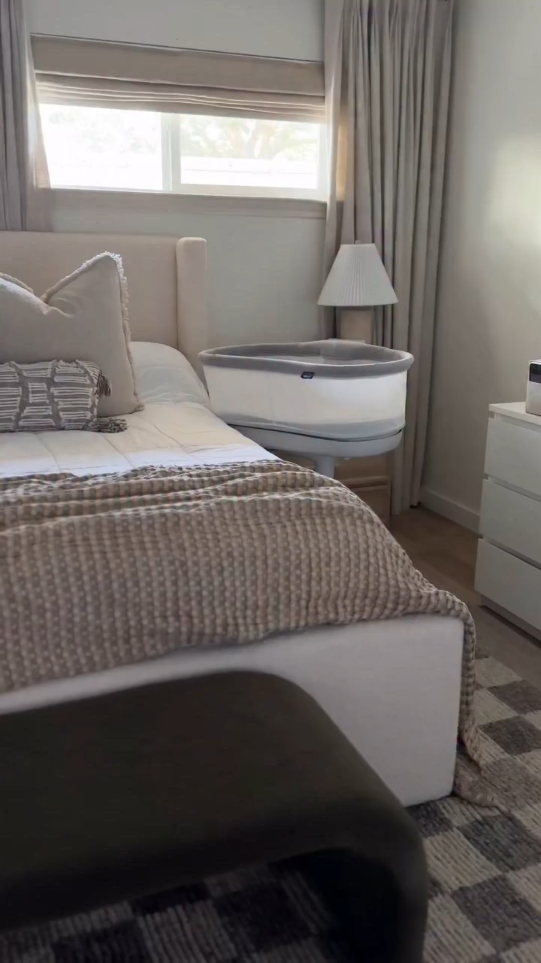 New mom hack: get the @halosleep BassiNest Connected 3.0 🙌🏼 Lannon is officially sleeping through the night 10+ hrs thanks to the Autosooth technology of this game changing bassinet, which means more sleep for mama! There are so many great features about it though—app controls, built in sound machine, lowering wall and much more.
Comment HALO for more deets ✨
—

Newborn, 3 month old, 4 month old, newborn sleep, baby bassinet, must have for baby, new mom, postpartum recovery