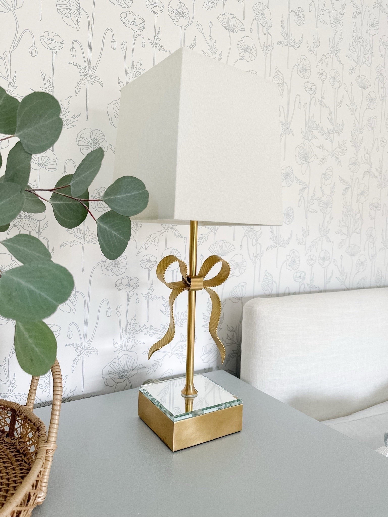 Bows are so on trend and I am loving it! Such a sweet detail!

Bow lamp, guest room, bedroom, neutral home, light blue night stand, faux florals, light blue bedding


#LTKHome