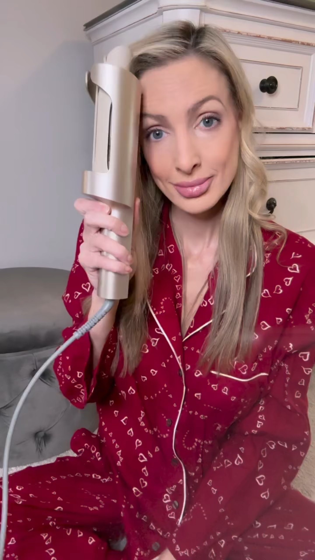 If an automatic curling iron makes you nervous, you can rest assured this one is tangle free, great for all hair textures, and provides LASTING curls. 
⠀⠀⠀⠀⠀⠀⠀⠀⠀
⠀⠀⠀⠀⠀⠀⠀⠀⠀
⠀⠀⠀⠀⠀⠀⠀⠀


#easyhairstyles #hairtutorials automatic curling iron | hairstyles | millennial moms | quick hairstyles | hair tips | long hair | thing hair | fine hair | ad |

#LTKvlog #LTKBeauty #LTKgrwm