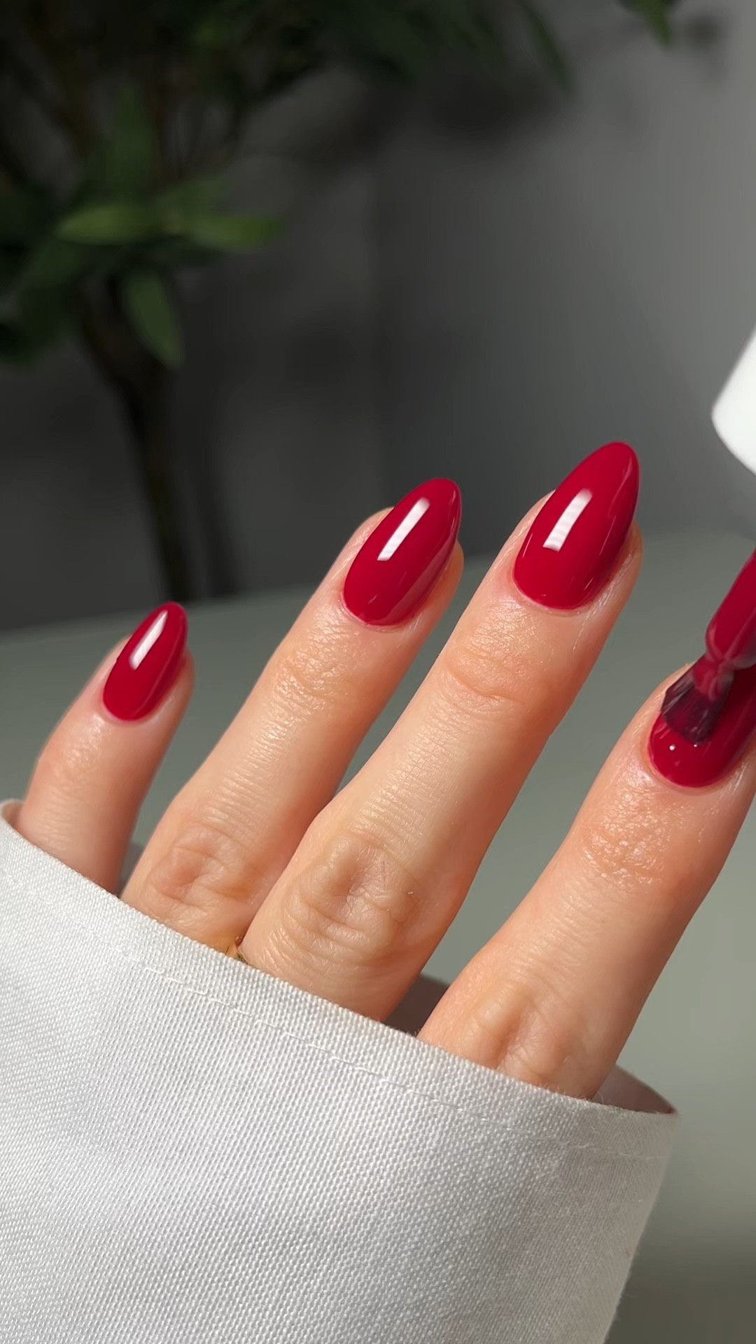 Red glitter nails 

#LTKuk #LTKgiftguide #LTKbeauty