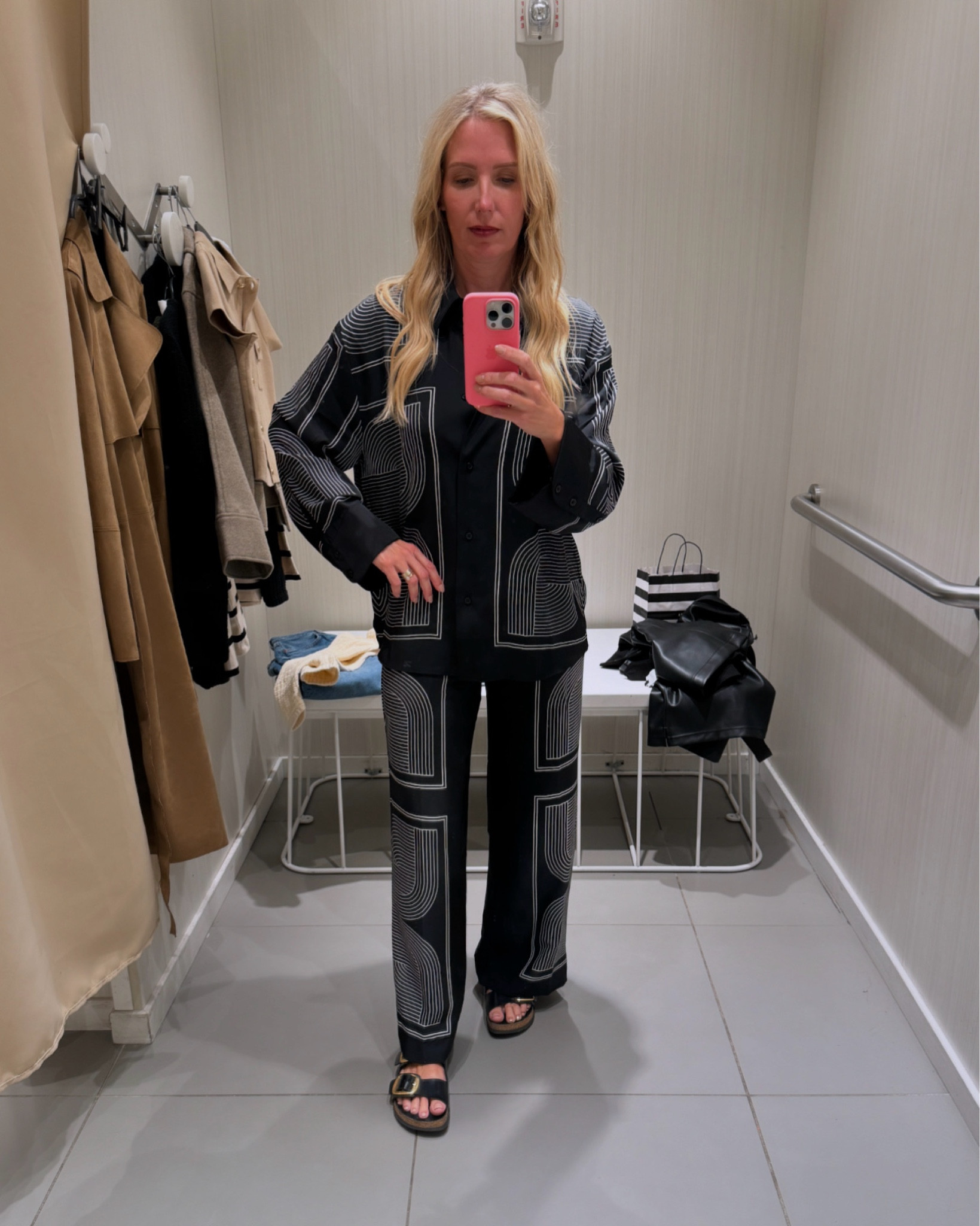 🍁🍂THIS! Wear for luxury lounging, or even a night out!

#LTKFindsUnder50 #LTKTravel #LTKStyleTip