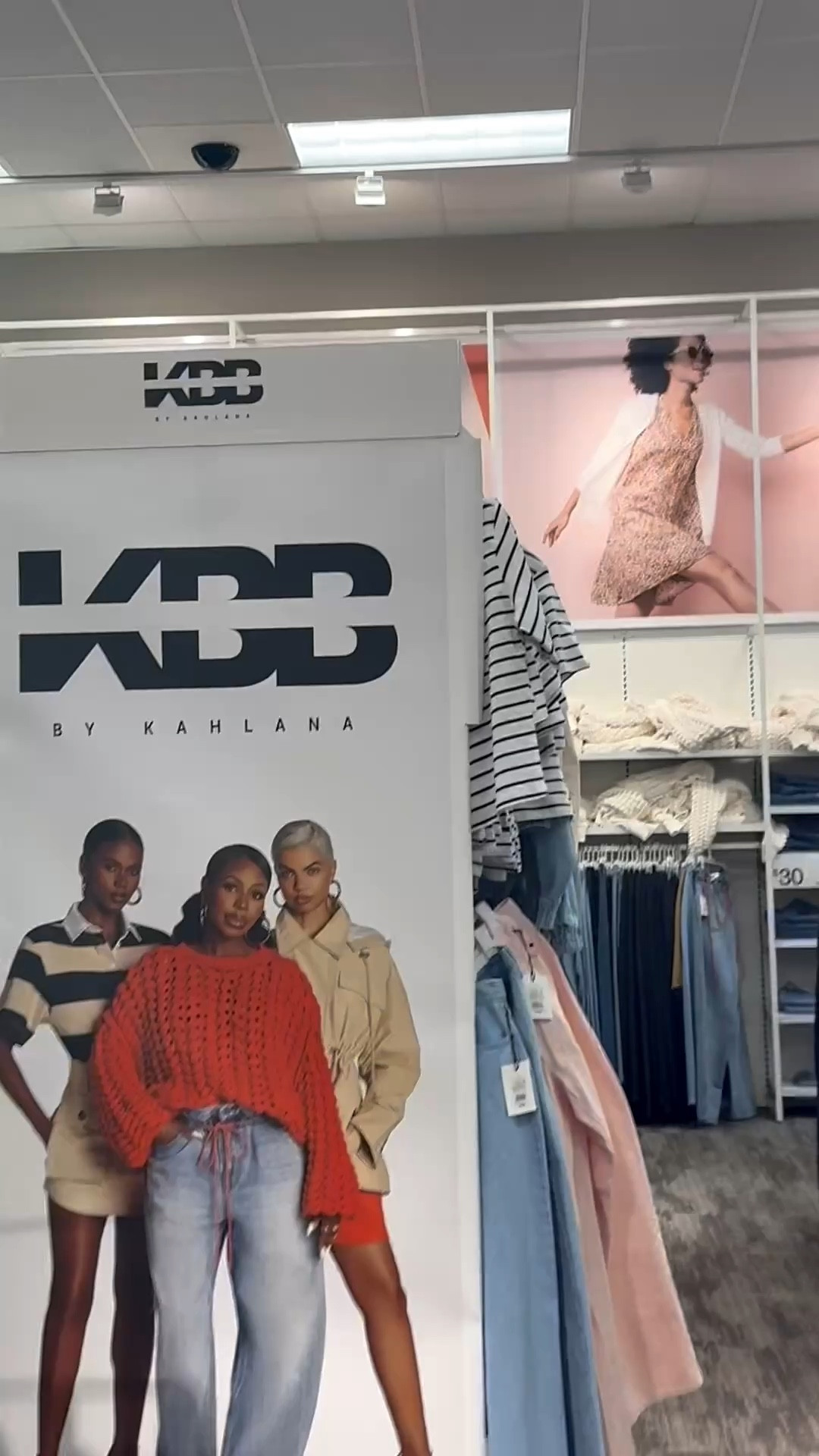 KBB new collection 🔥
Wearing size 6 in pants
Medium in Top
Medium in Shorts/Skort can size down

Some of her items run oversize

#LTKSaleAlert #LTKgrwm #LTKU