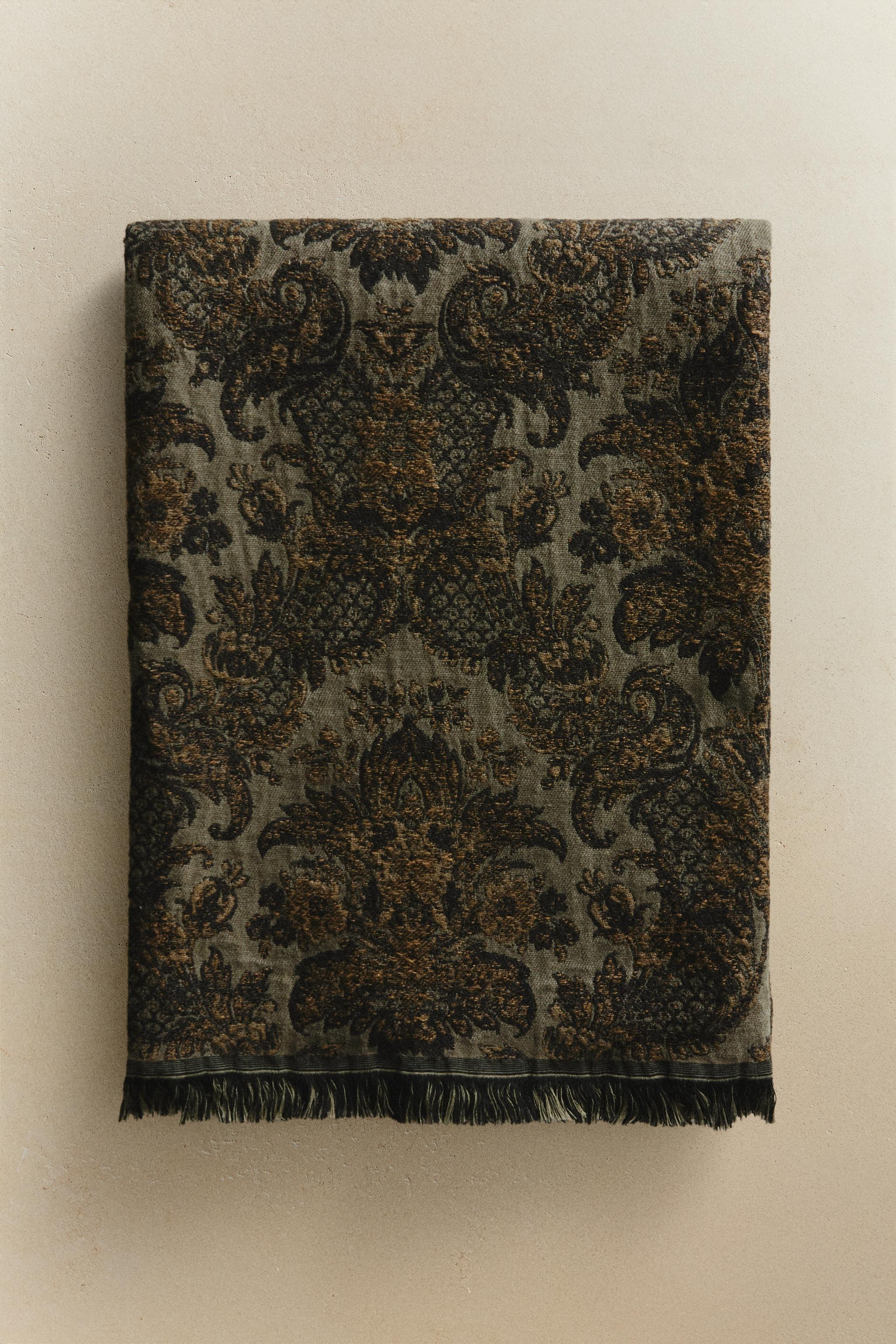 FLORAL JACQUARD BLANKET | Zara US