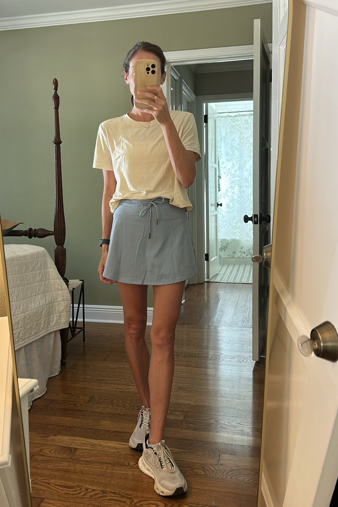 Amazon finds that looks like Vuori

The top color is Milkweed heather, size small

Skirt is chambray