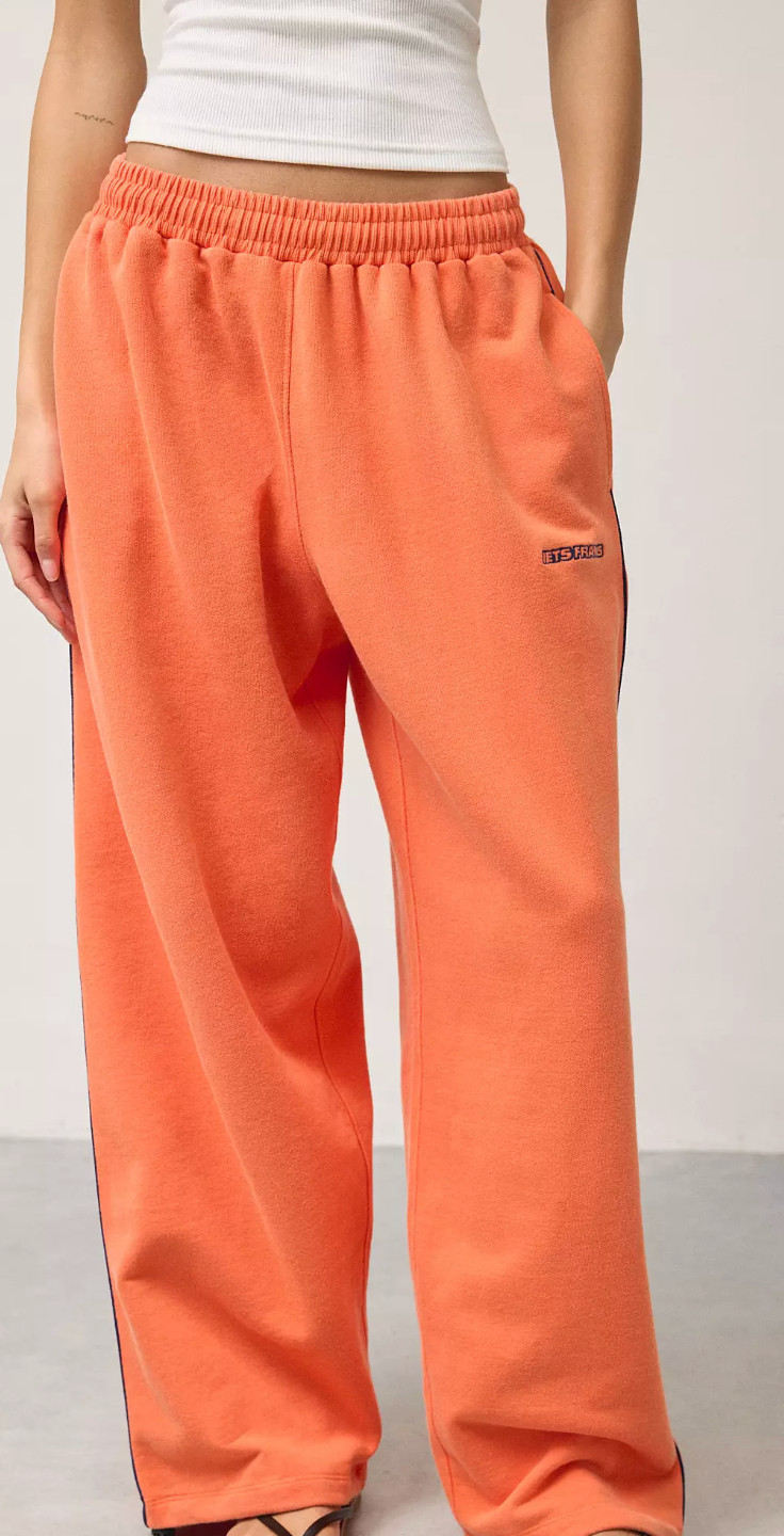 ORANGE IS THE NEW WHAT @urbanoutfitters-eu

#LTKdayinmylife #LTKgrwm #LTKootd