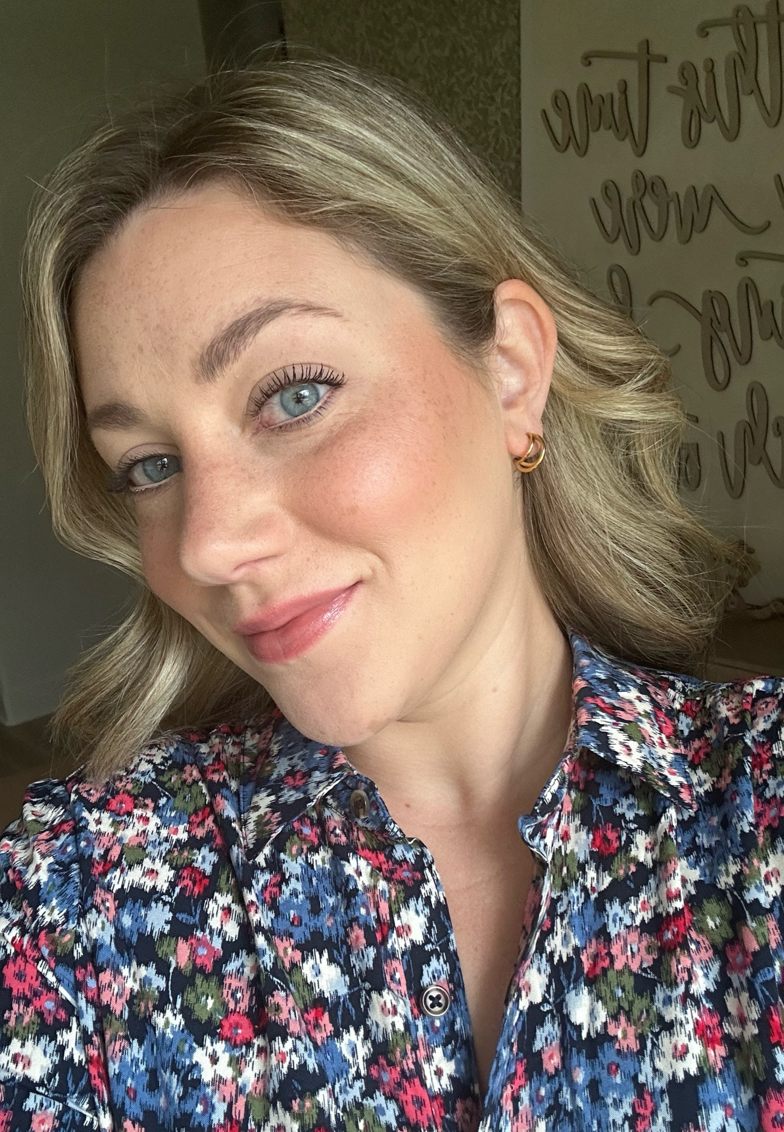 5 minute summer makeup!!! 

Colors:
Tula concealer - 125
Bronzer - Siene
Blush - Fox
Lip oil - Jete
Volumizing Brow - Brown

#LTKSeasonal #LTKbeauty #LTKFind