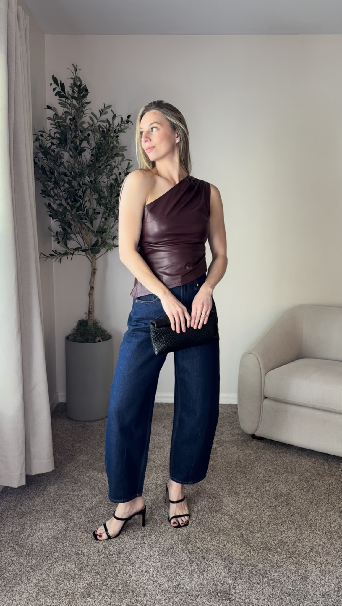 Barrel jeans for Thanksgiving 

#LTKFindsUnder100 #LTKHoliday #LTKCyberWeek