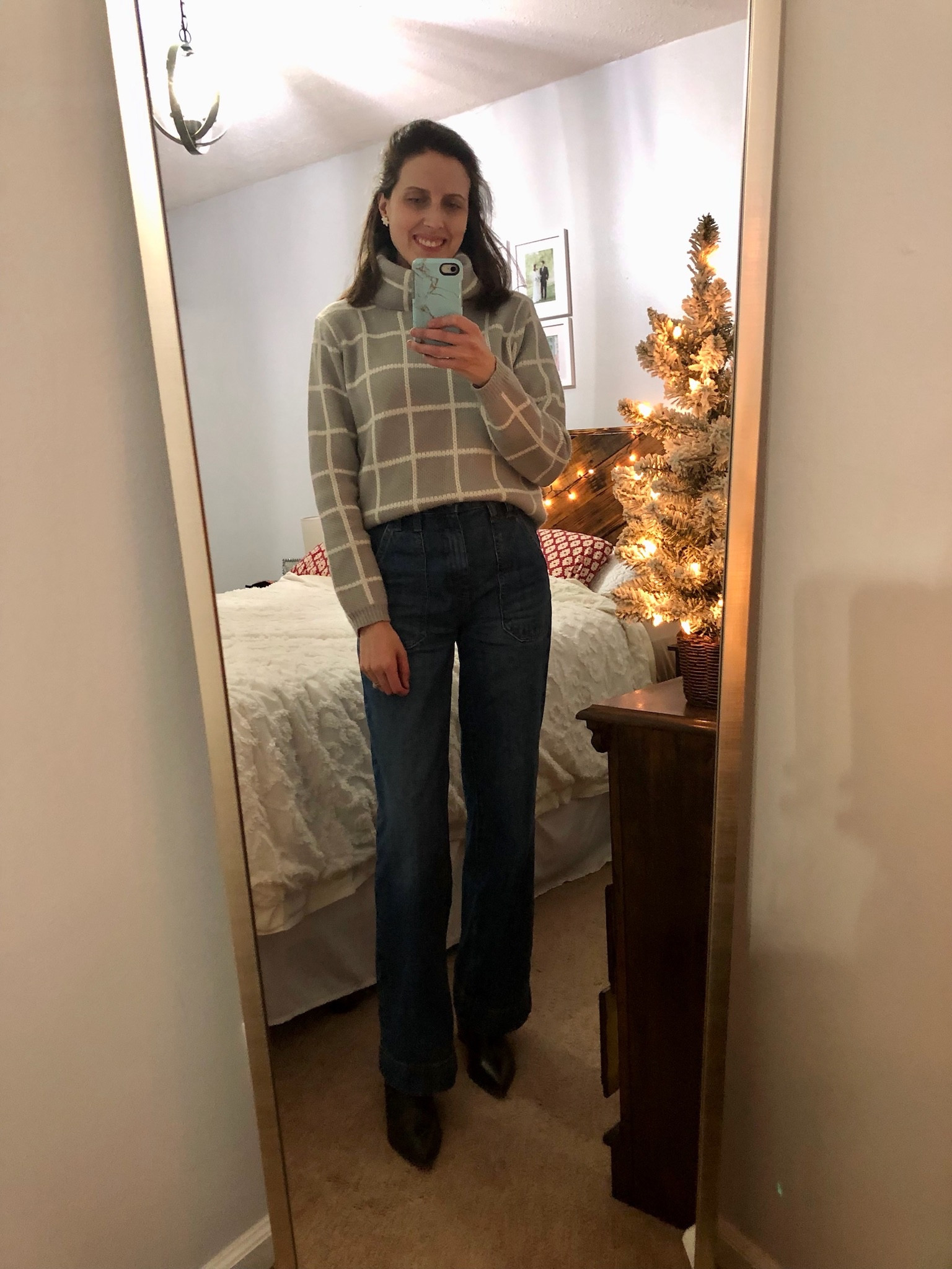 Cozy sweater outfit with wide leg jeans 

Holiday outfit, Christmas outfit

#LTKHoliday #LTKVideo #LTKSeasonal