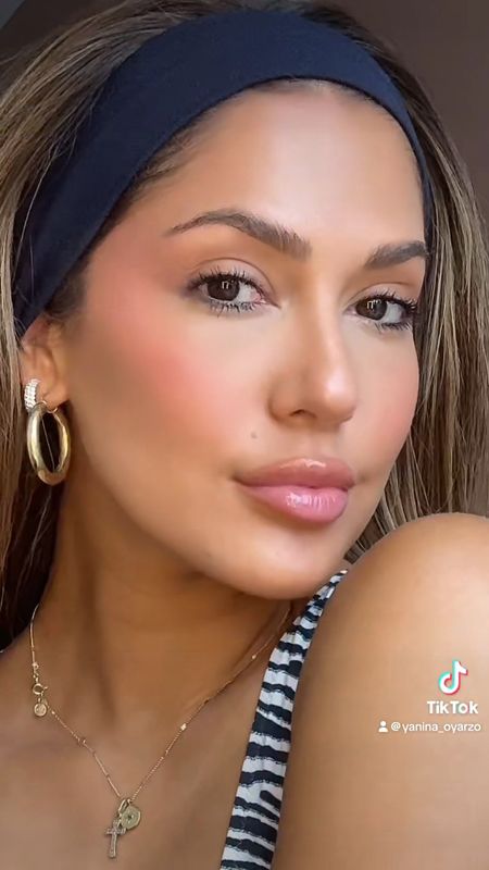 Natural lip combo 

#LTKfindsunder50 #LTKVideo #LTKbeauty