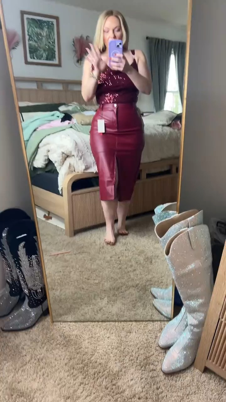 This Popilush combo is giving effortless glam. 🍷🖤 The burgundy bodysuit paired with the faux leather skirt is perfect for a night out!

Shop the links on my LTK! 💕

#LTKMidsize #LTKPlusSize #LTKSeasonal