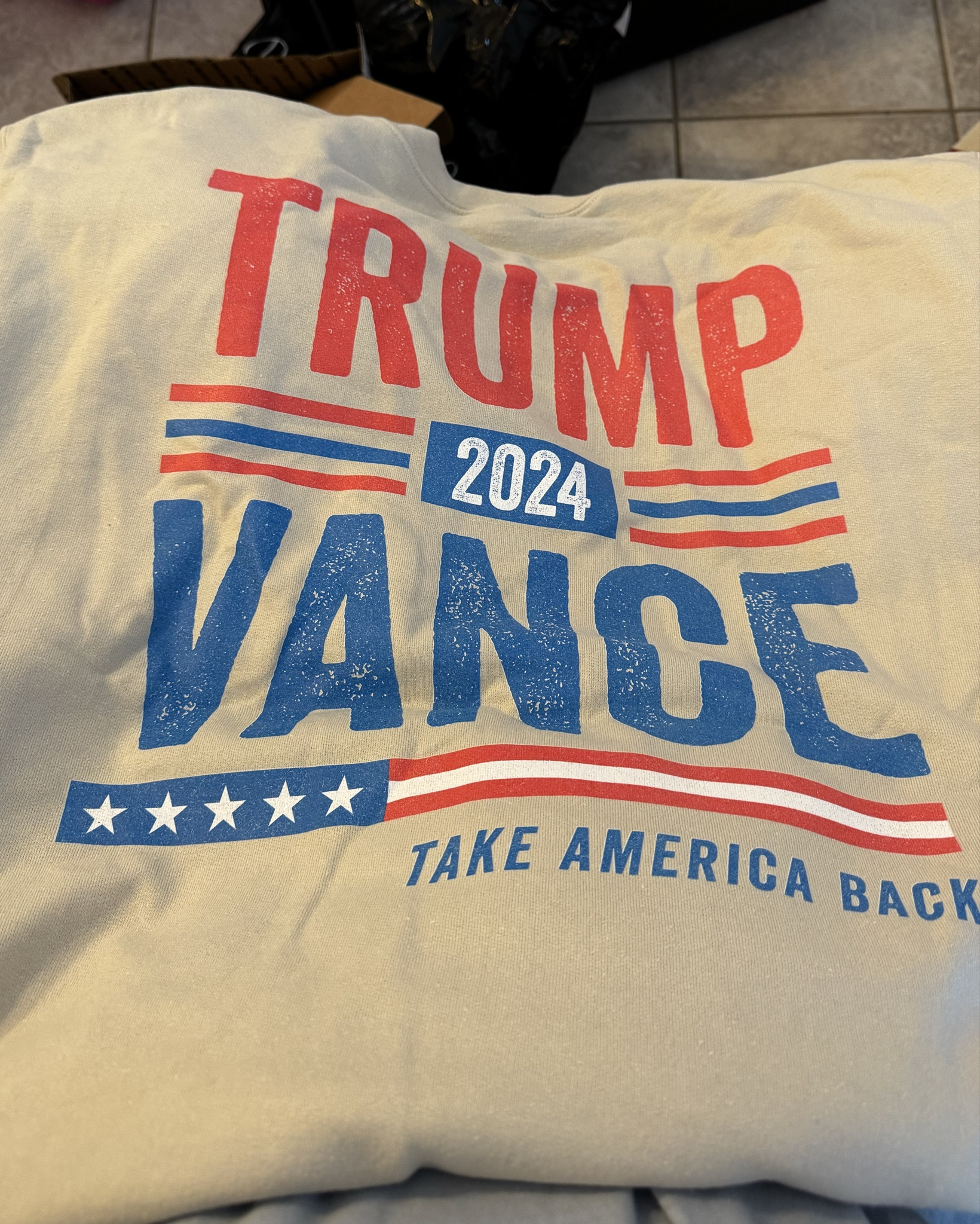 Trump Vance 24 hat and sweatshirt. Make America great again! 