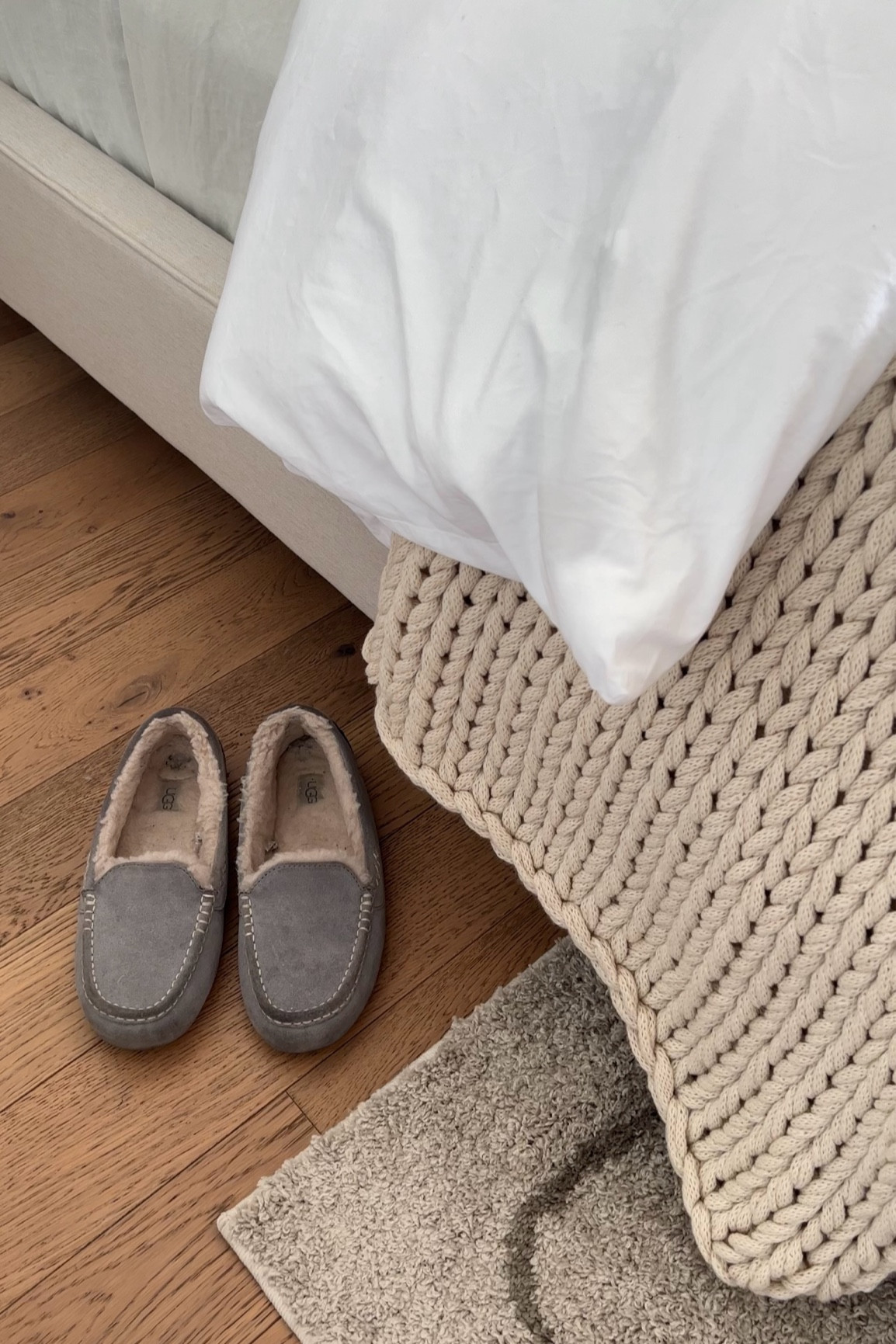 the coziest slippers literally feels like a cloud ☁️

#LTKGiftGuide #LTKstyletip #LTKhome