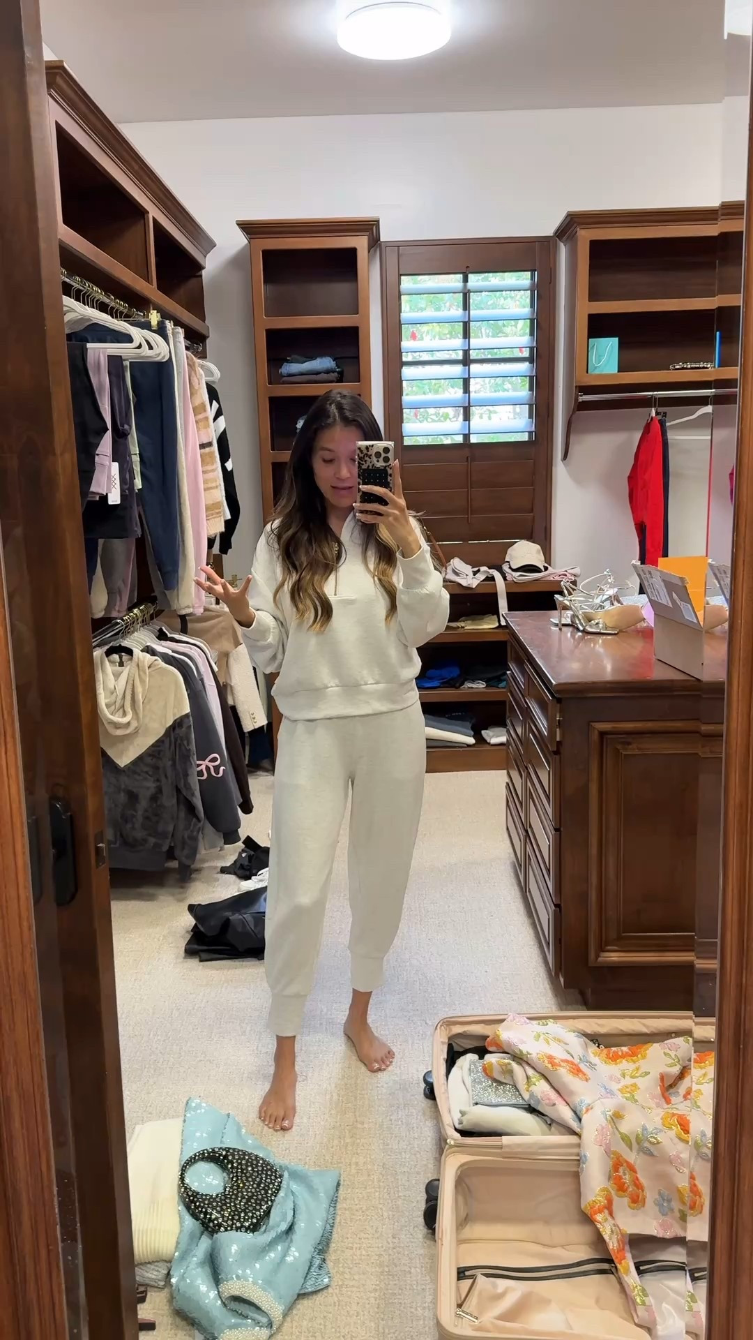My friends!! Soooo honored and grateful to be heading to the Amazon Prime Day event n Beverly Hills!❤️ I’ve never shared this outfit…but I LOVE it!!! It’s what I wore when traveling to the LTK Santa Fe event too!! It’s the perfect fit for traveling, lounging, running errands and all!! Ideal for feel polished with minimal effort🤗  Oooo linking my red cardigan too which would be so cute for the 4th!! Xo!!!

#LTKOver40 #LTKStyleTip