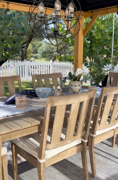 Outdoor Dining Room table and chairs set, and everything you need to create a cozy atmosphere for outdoor patio dining! #outdoordining #patiodining #outdoorfurniture 

#LTKhome