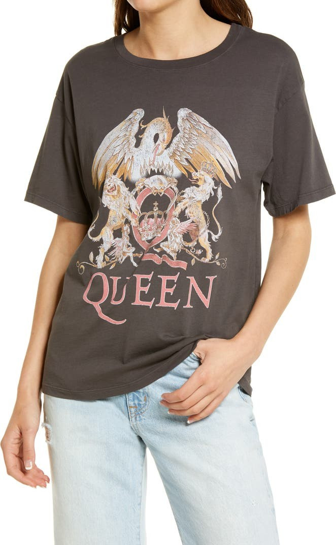 Daydreamer Queen Crest Boyfriend Tee | Nordstrom | Nordstrom