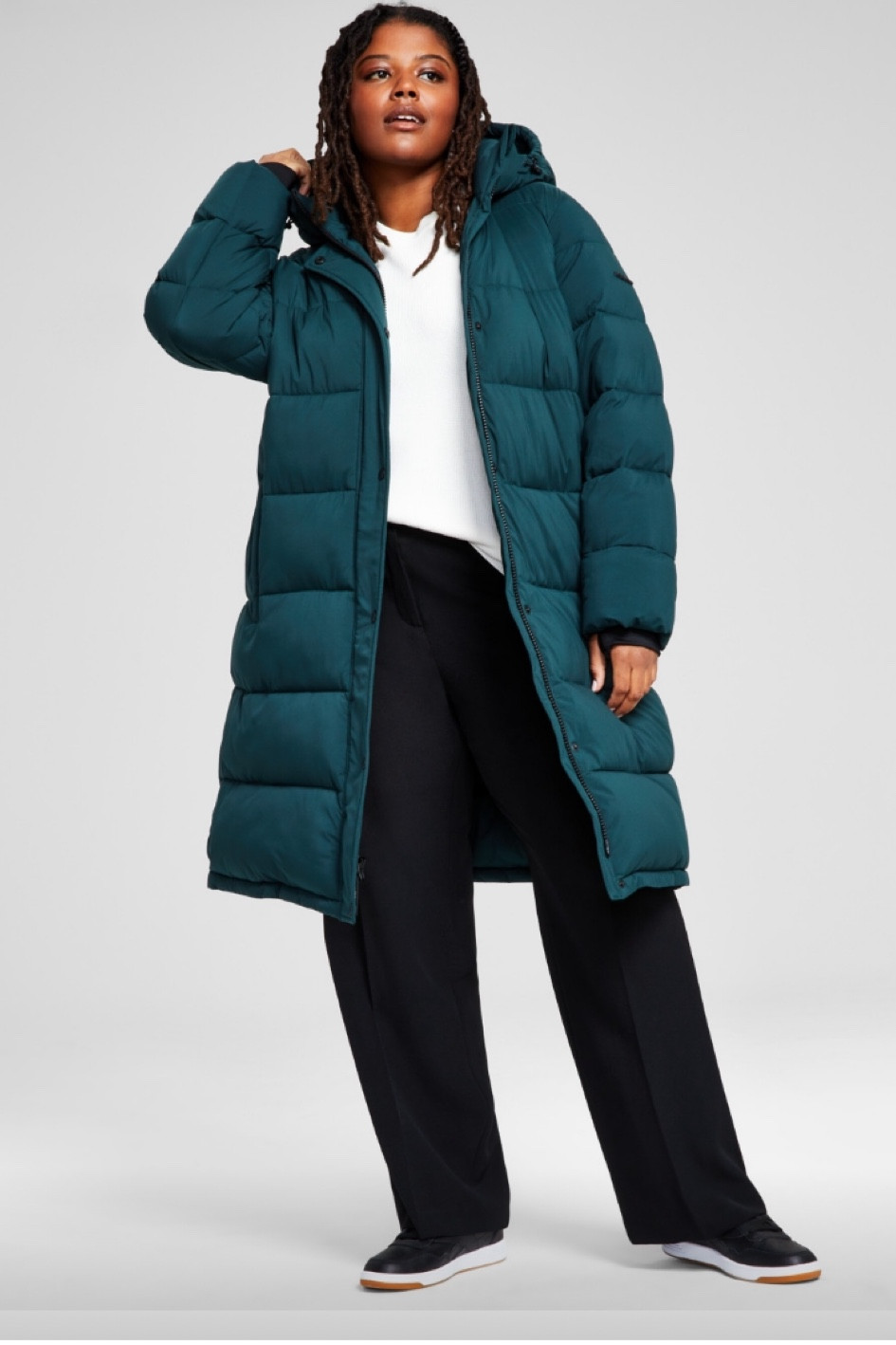 Emerald! Jewel tone. Perfect for bright, true and deep winter. Cool and bright summer palettes can wear this too! True and bright spring can also experiment with this colour! #winter #summer #spring

#LTKwinter #LTKcanada