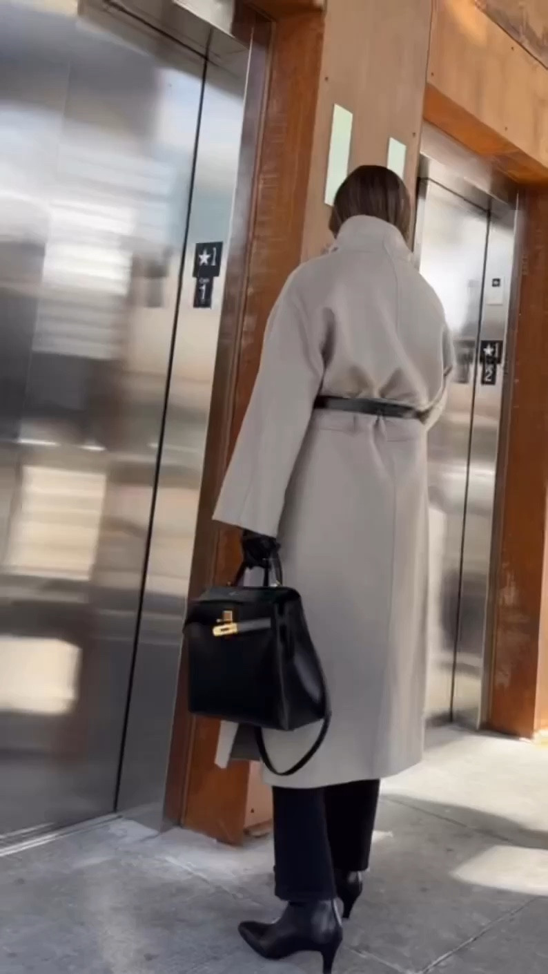 In The City 

#LTKShoeCrush #LTKItBag #LTKWatchNow