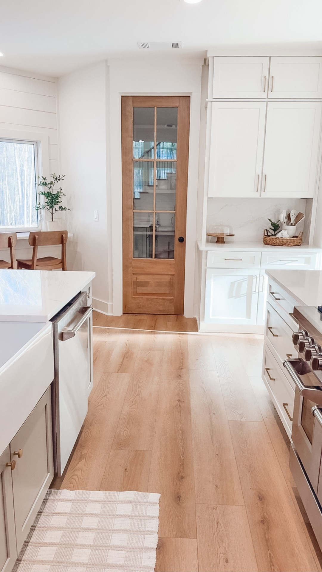 Under cabinet lighting + outlets 

#LTKHome