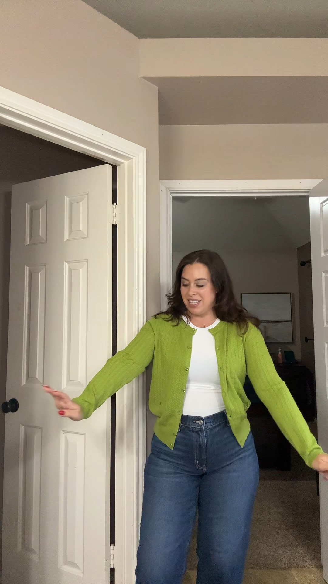 Green for fall and bright colors are a yes in my book! Are you a fan? 

#sweaterweather #popofcolor #OOTD #styleinspo #green 