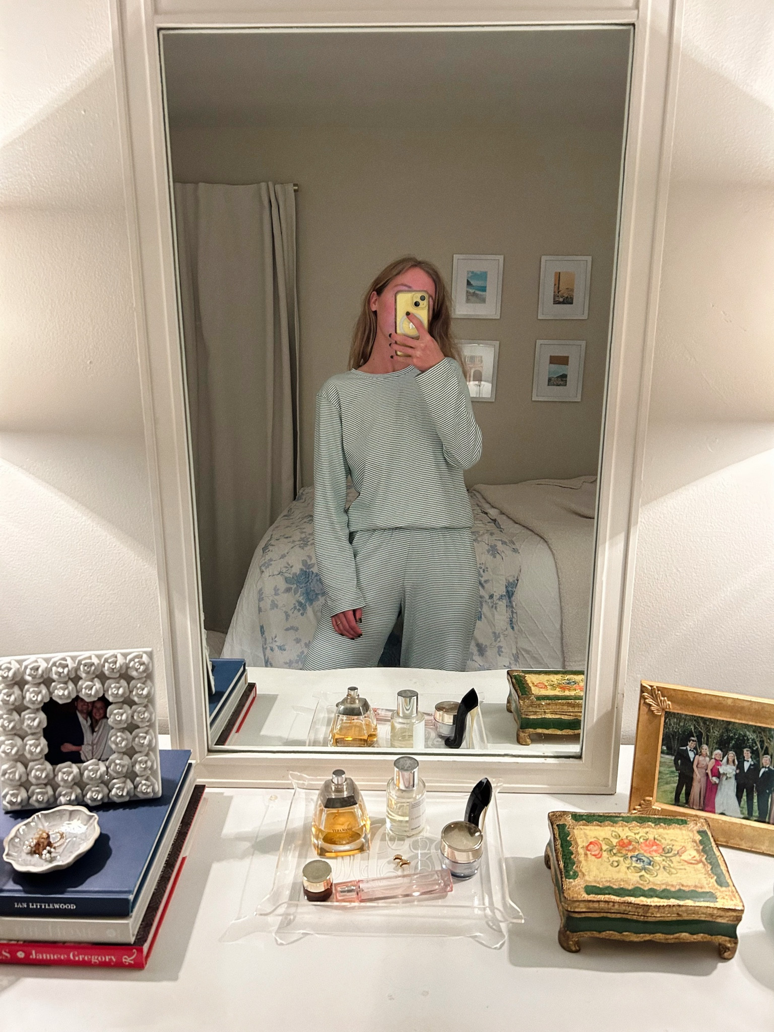 


#lakepjs 
#pajamas

#LTKHome #LTKSeasonal