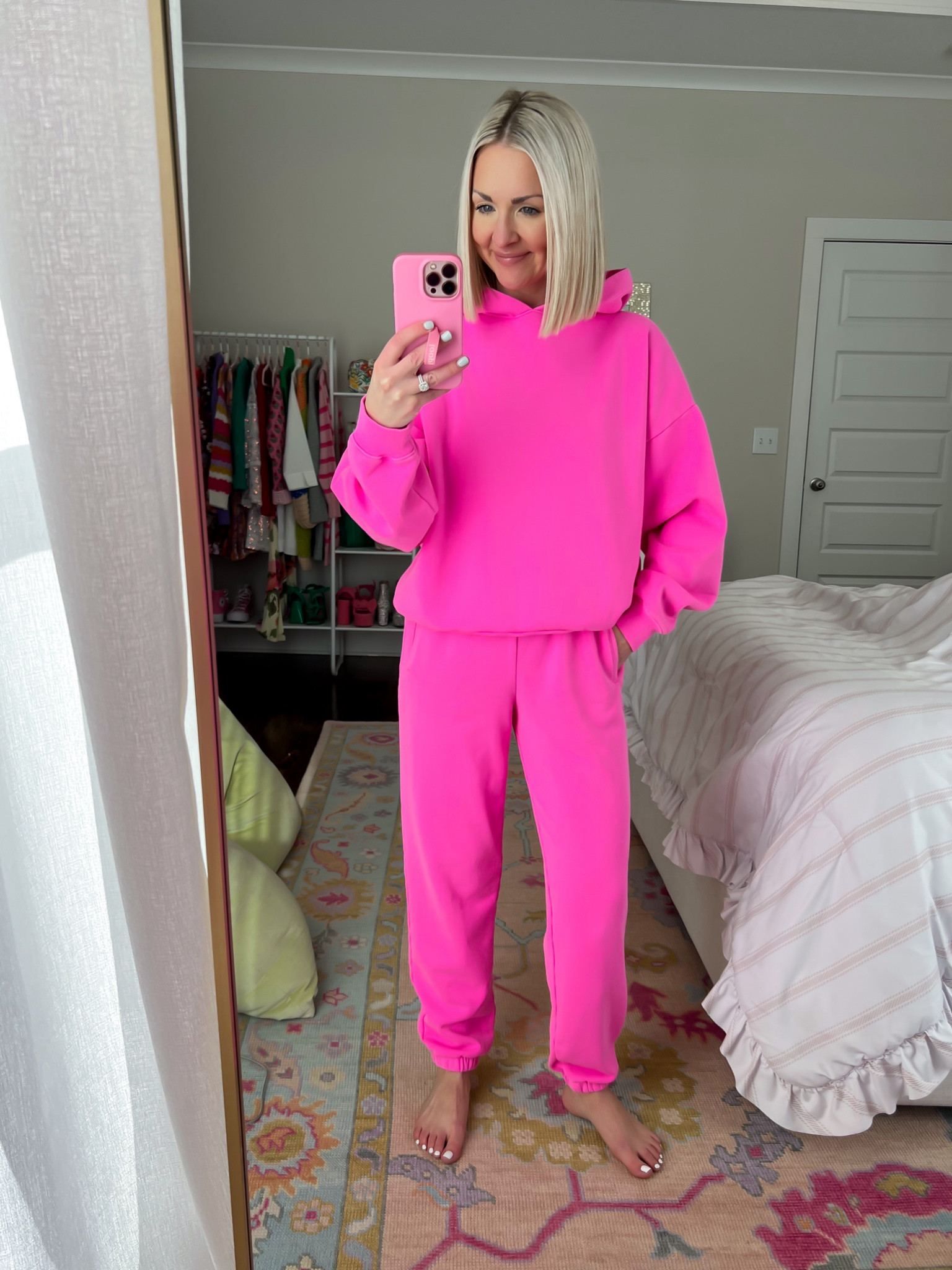 Neon pink jogger set / pink sweatsuit / pink hoodie / pink joggers 
Size: XS regular in both 

#LTKFindsUnder50 #LTKSaleAlert