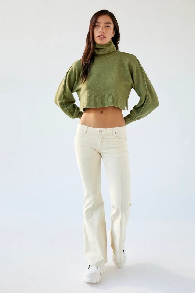 UO Finley Cropped Turtleneck Sweater | Urban Outfitters (US and RoW)