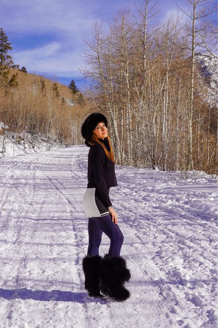 Nothing like sunshine, snow and cute lil’ outfit to keep you warm 🖤🤍

#LTKstyletip #LTKSeasonal