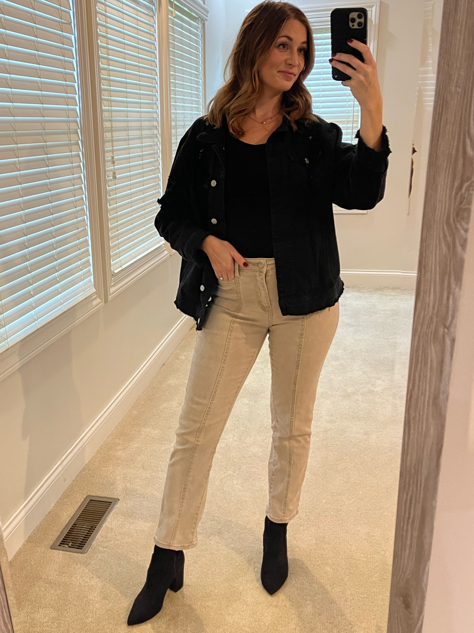 $22 Walmart pants 🔥

#LTKSeasonal #LTKStyleTip #LTKFindsUnder50