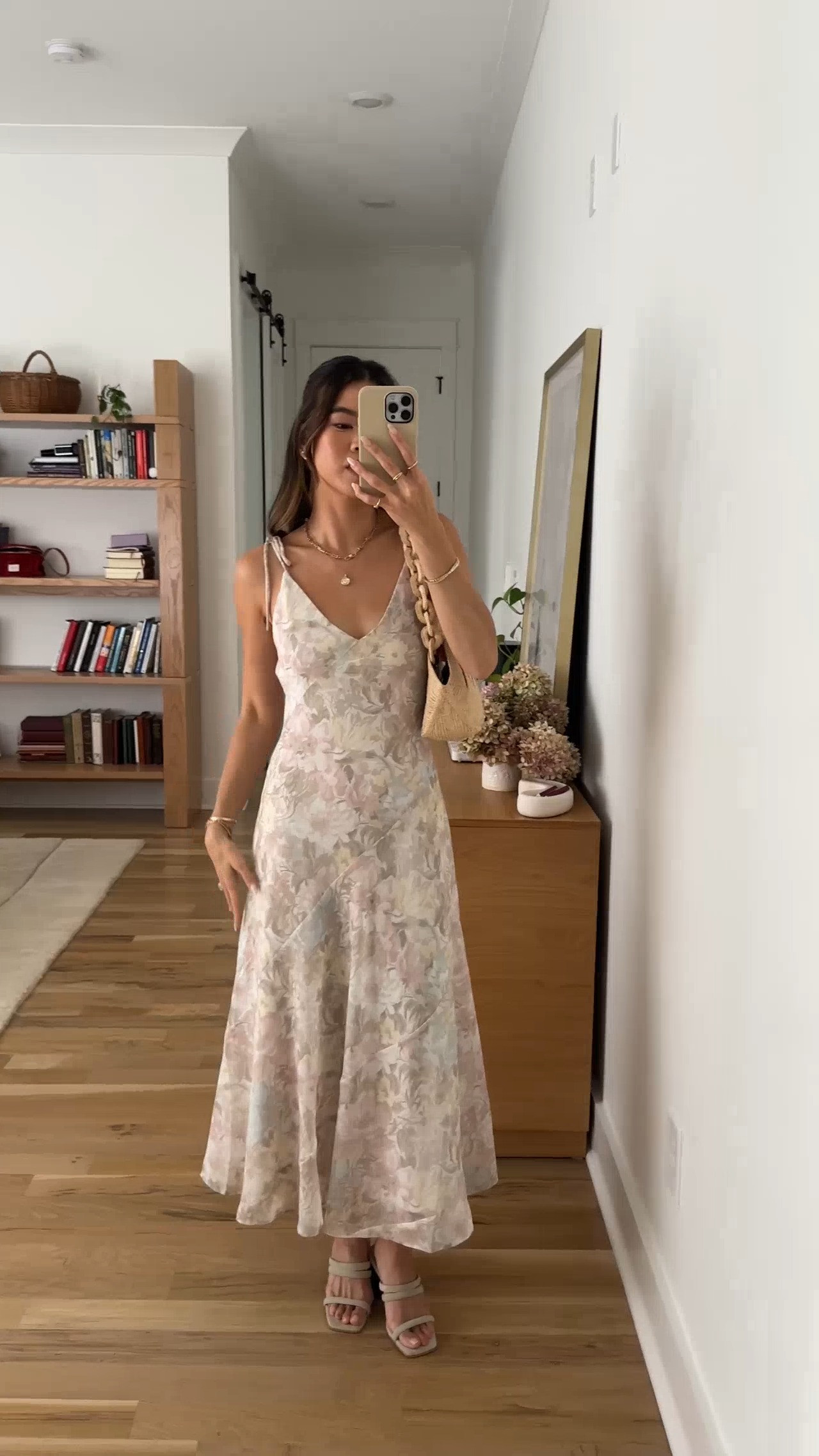 This muted floral print is so stunning! This @Aritzia is made from wrinkle resistant fabric for easy wear.

Sizing info:
• Aritzia Priscilla Maxi Dress (Size XS in Soft Light Brch/multi)

Petite style guide, how to dress if you’re petite, Petite style, petite fashion, mom outfit, mom style, petite dress, petite outfit ideas, petite outfits, best dresses for petite, spring style, spring outfits, beach outfits, spring break, vacation outfits, Aritzia dresses for petite, Aritzia try on, Aritzia new arrivals, Aritzia dresses for petite, wedding guest dress,  summer dresses, fall dresses

#LTKootd #LTKSeasonal #LTKPetite