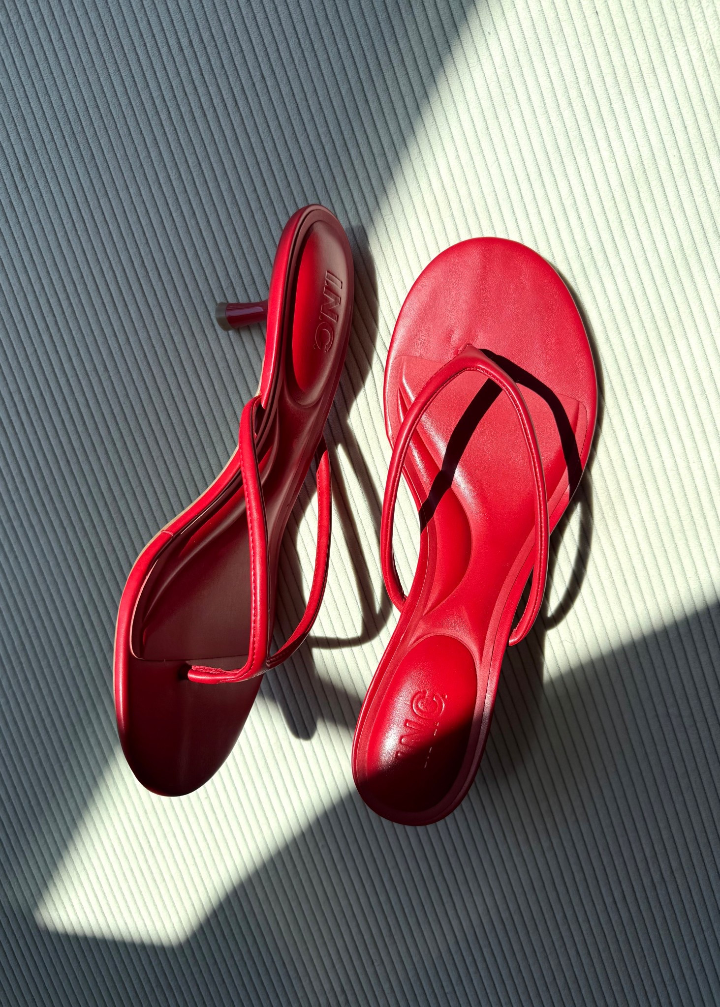 How gorgeous is this shade of red! Currently loving kitten sandals and it’s so cute 

#LTKSeasonal #LTKMothersDay