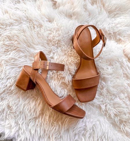 A nude block heel sandal is the perfect elevated & comfortable dress shoe for spring/summer!

Wearing my tts 10 in these gorgeous leather sandals. 

Use my code:SARAHKELLYSTYLE for 20% off 

#LTKstyletip #LTKSeasonal #LTKover40
