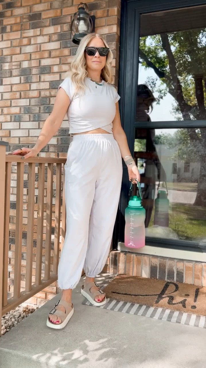 The cutest little set for fall is 25% off currently! 


#LTKMidsize #LTKVideo #LTKSaleAlert