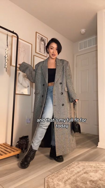 EASY #OOTD for a comfy but put together #worklook option : #winteroutfits are all about layering and you can easily style up a look with the right jacket or coat. Maxi coats are my fav cause it’ll immediately make a look come together even when you’re wearing basics underneath 🥰 - linking some options here for you to recreate the look! A range to fit all budgets 😘

#piralstudio #madewell #topshop #fendi #outfitinspo #GRWM

#LTKover40 #LTKworkwear #LTKstyletip