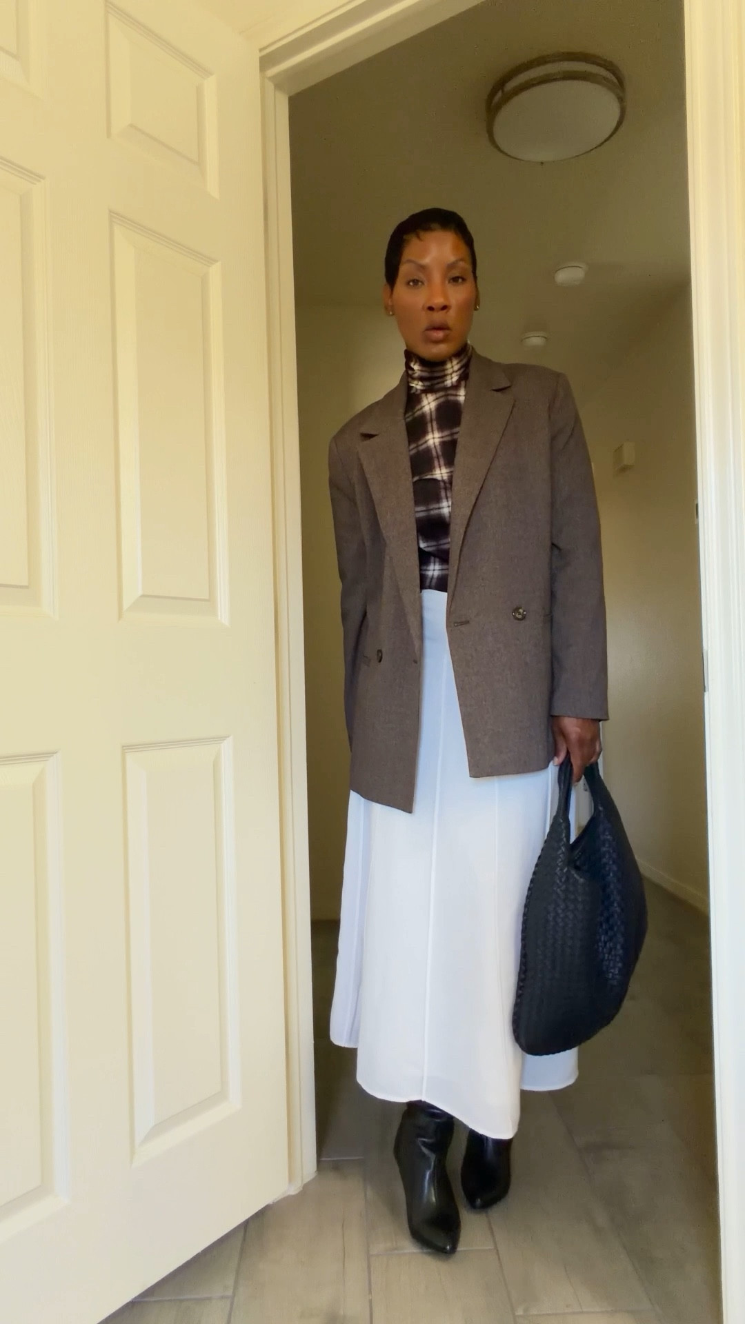 Fall and Winter Style Outfit 

OOTD, Classic Outfit, Outfits, Classic Style, Midi Skirt, Boots, Turtleneck 

#LTKWorkwear #LTKU #LTKootd