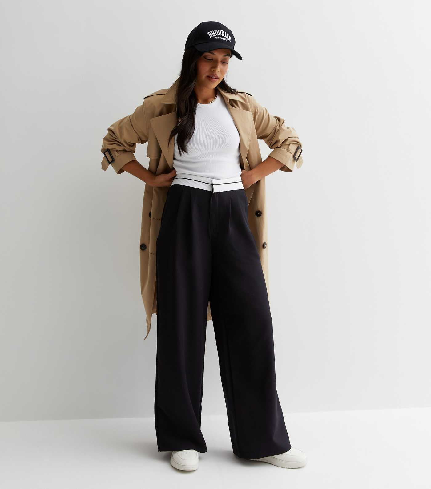 Petite Black Contrast Waistband Trousers | New Look | New Look (UK)