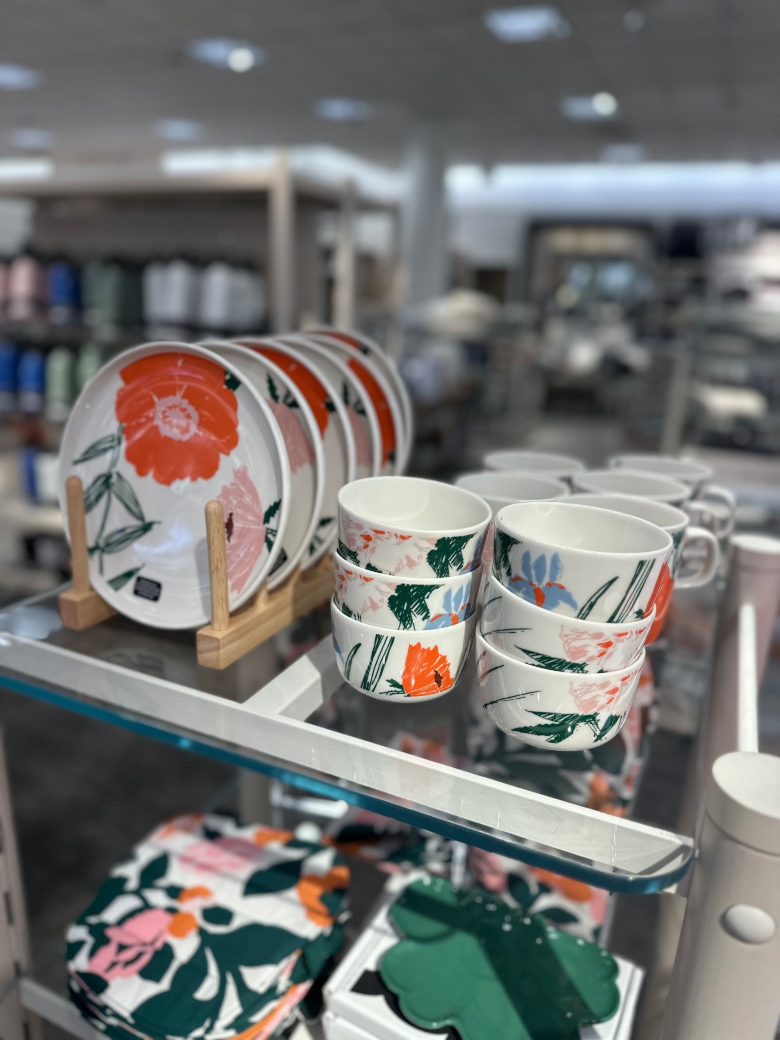 Marimekko dinnerware 
Floral plate
Kitchen 
Home

#LTKHome