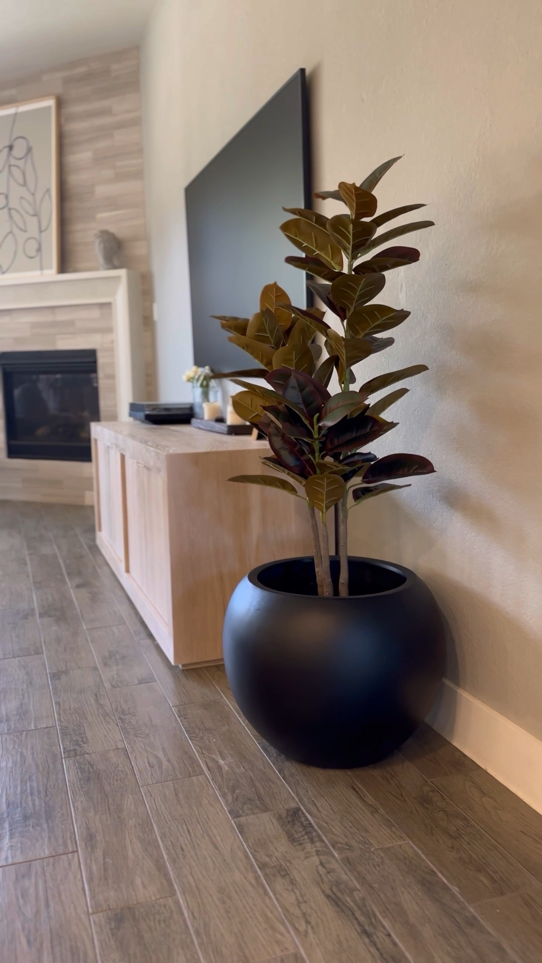 The absolute best round planter I’ve seen for 1/2 the cost of Crate and Barrel! 

Amazon find, amazon home, home decor, faux plant, large planter

#LTKSeasonal #LTKhome #LTKstyletip