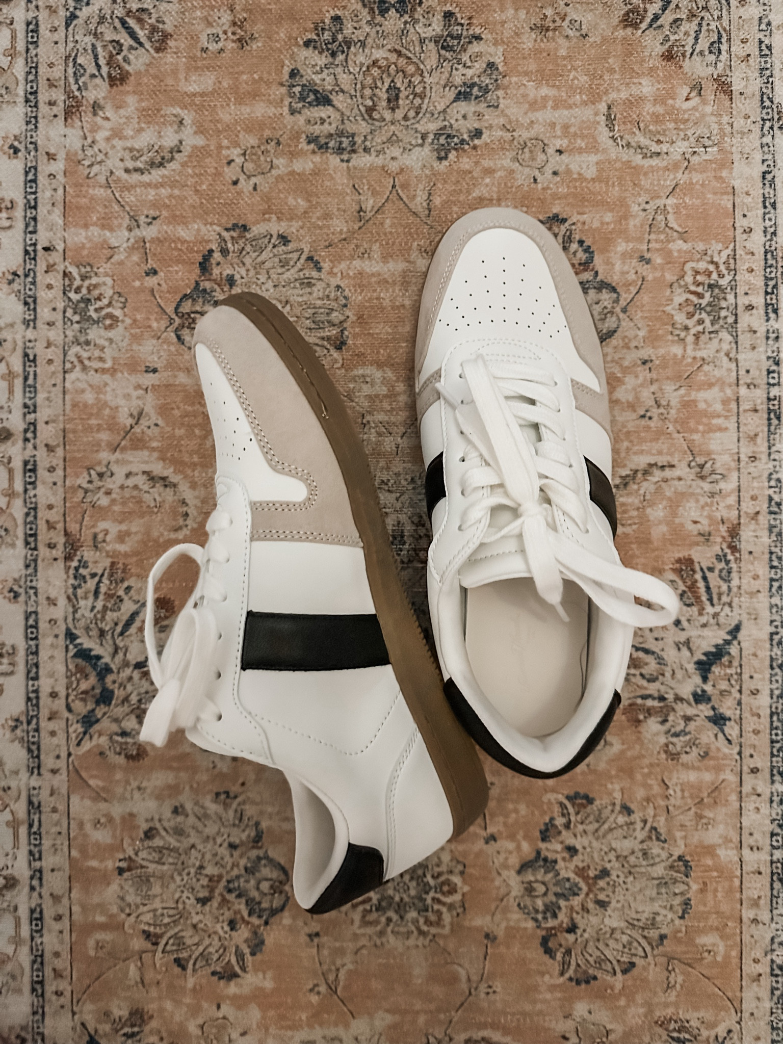 new shoes, who dis?! 🥲 they’re kind of giving adidas sambas vibes, but for a fraction of the cost. 🥰

#LTKStyleTip #LTKFindsUnder50 #LTKShoeCrush